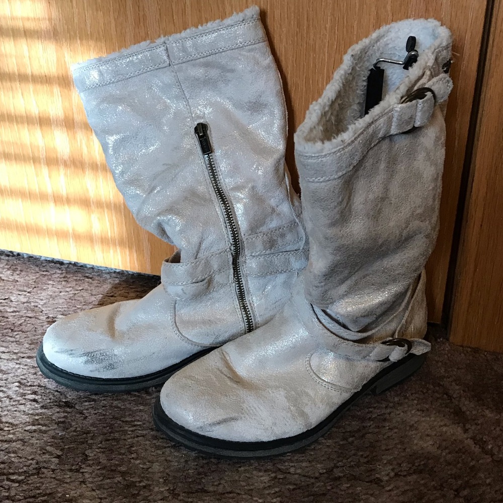 Foxy boots.